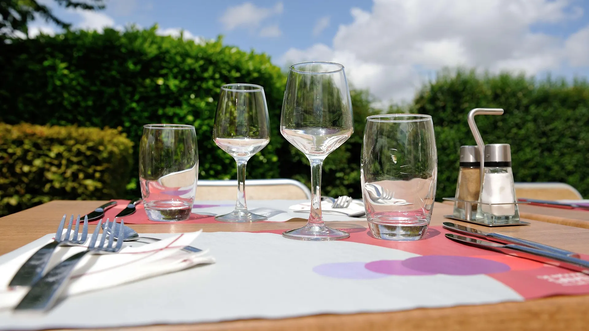 Hôtel Restaurant Campanile - Moirans France