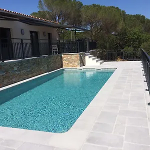 https://villa-terre-des-maures.fr-provencehotel.com